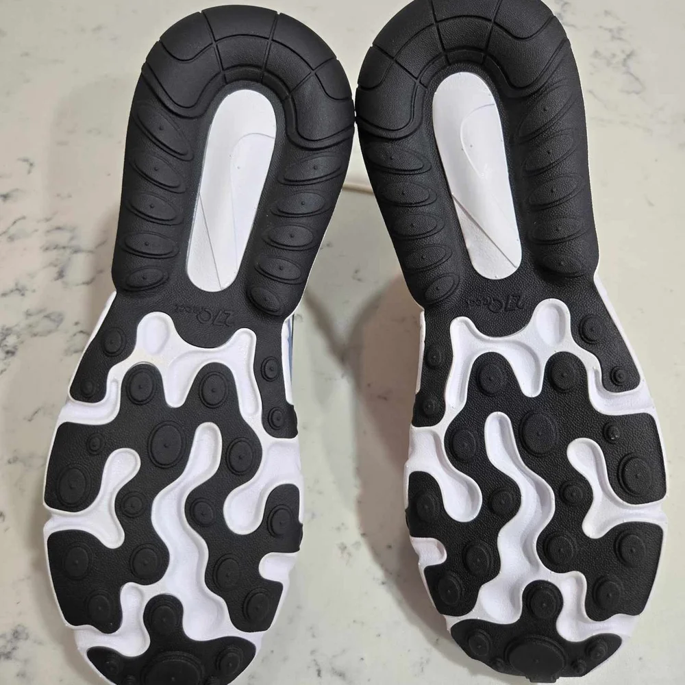 Nike Women’s SZ.9 Air Max 270 React " Bauhaus" Running Shoes AT6174-002 New - Picture 7 of 16